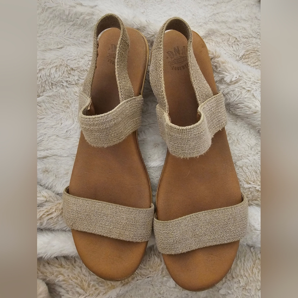 DNA Footwear Women's Tan Sandals